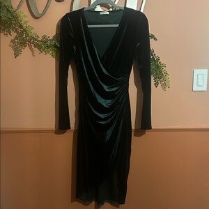 Deep Green Velvet Long Sleeve Dress Size M